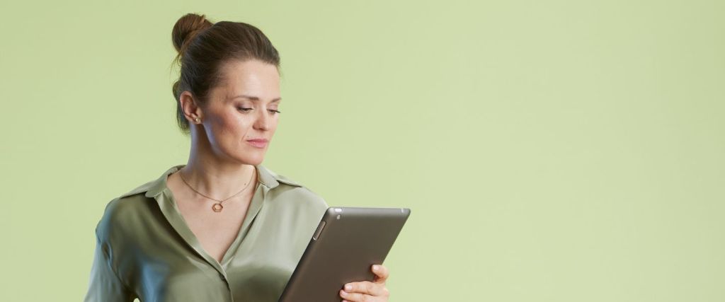 Lady holding iPad